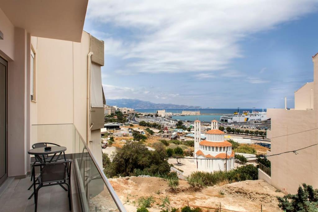 Minimal Loft Art With Sea View Over Heraklion Harbour ภายนอก รูปภาพ
